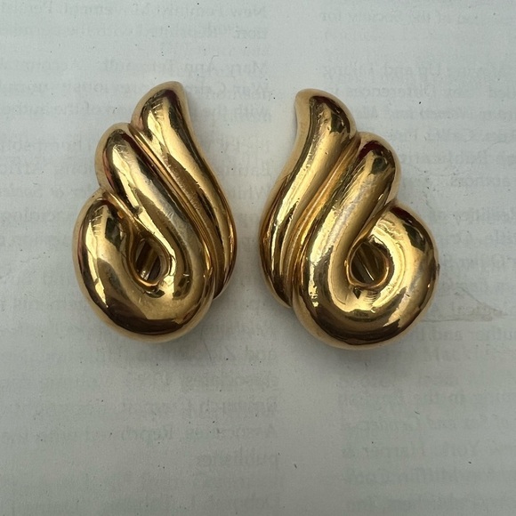 Givenchy chunky 80’s gold vintage earrings - Picture 4 of 5
